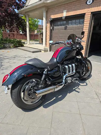 Beautiful 2016 R3 Roadster with low kms and lots of upgrades! CLEAN TITLE - NO LEINS! Purchased at 1...