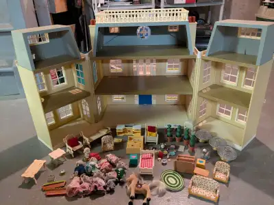 Calico Critters Mansion, Characters and Accessories, View more