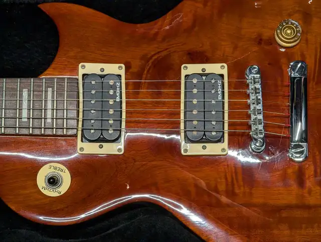 Rare Brazillian Handmade 2014 Walczak V-Rod LP & OHSC in Guitars in Winnipeg - Image 5