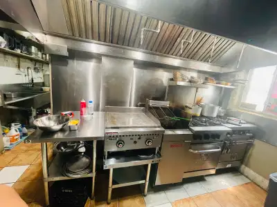Brand new recently renovated Two storey restaurant with extra storage spaces. Car parking on the sid...