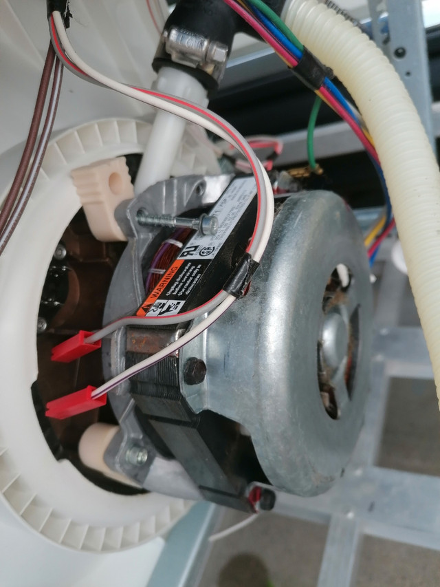 Whirlpool dishwashers motor/pump and valve in Dishwashers in Markham / York Region - Image 2