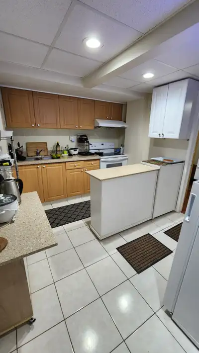 Location: Conlins & Ellesmere Price: $650/month Number of Rooms Available: 2 Gender Preference: Fema...