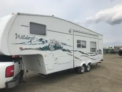 Year: 2006 Mfg.: Forest River - Make: Wildcat - Floorplan: 27BH Overall Length: 29.08 feet Overall W...