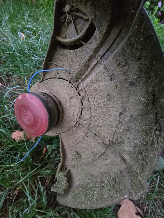 Toro String Trimmer in Lawnmowers & Leaf Blowers in Markham / York Region - Image 4