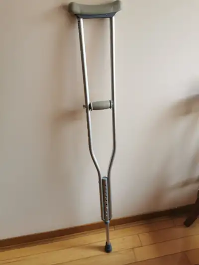 Adjustable aluminum crutch (Guardian), View more