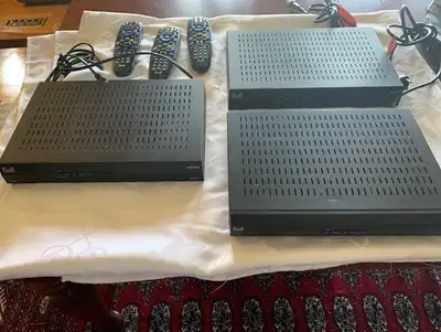 Three Bell HD Satellite Receivers + controllers – 6400, 6400-G2, View more
