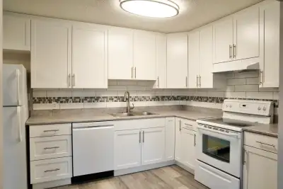 *1295/Month 2 Bedroom Apartment for Rent June 1st*