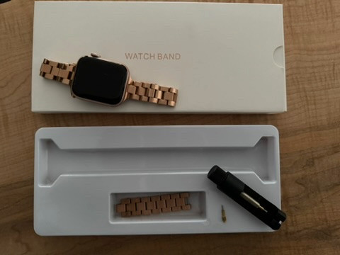 Montre Apple Watch série 4, 40 mm dans Bijoux et montres  à Saint-Hyacinthe - Image 3