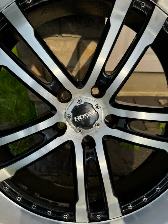 4 Rims and tires 22” with 275/40 R22 Yokohama Parada Spec-x in Tires & Rims in Markham / York Region - Image 3