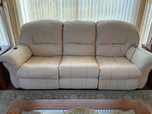 TOP QUALITY ELECTRIC SOFA & 2 LOVE SEATS in Couches & Futons in Kelowna