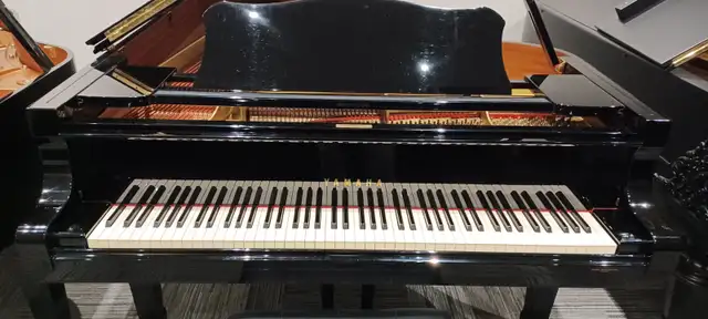 Grand Piano 'YAMAHA' C7 in Pianos & Keyboards in Mississauga / Peel Region - Image 3