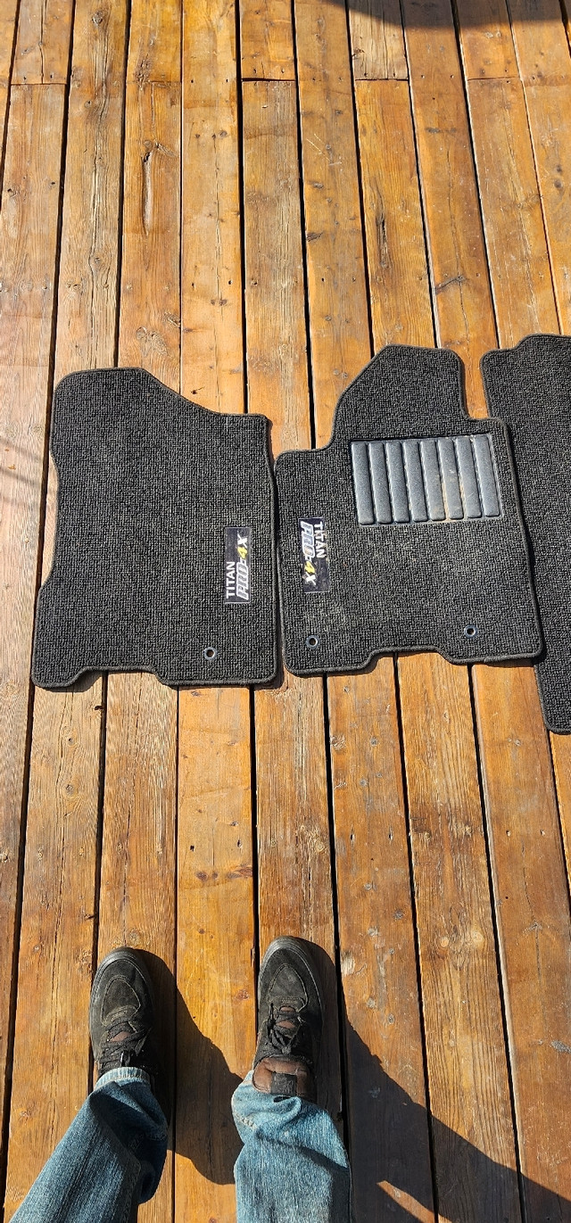 2014 Nissan Titan Pro4x floor mats in Other Parts & Accessories in Sudbury - Image 4