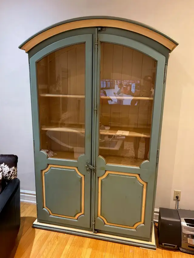 Vintage Rustic Style Wooden Armoire / Bookshelf / Display Case in Bookcases & Shelving Units in Markham / York Region - Image 2