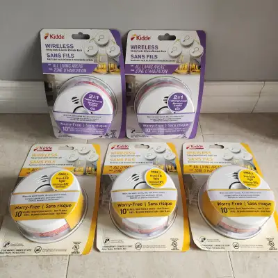 Kidde Wireless Smoke & Carbon Monoxide Alarm – 10-Year Battery, Voice Alerts, LED Safety Light, Phot...