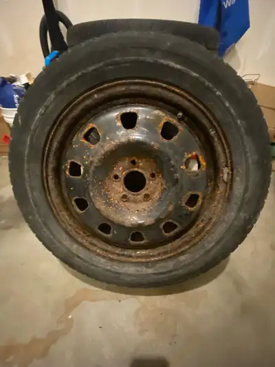 These are a set of used tires with a 235/50R17 sizing, ready to roll! They have been faithfully sitt...