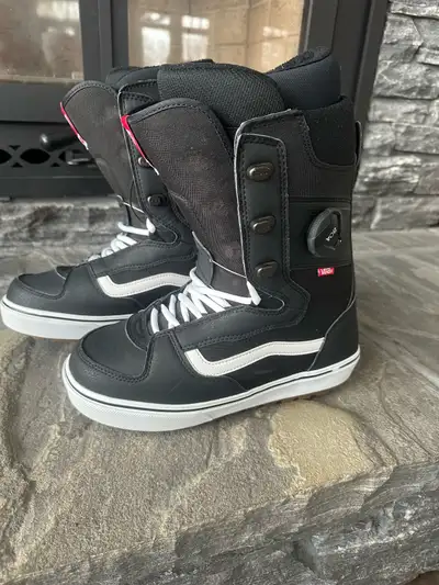 Excellent condition, Size 10 US men’s, used for half a season, single boa, white laces(perfect condi...
