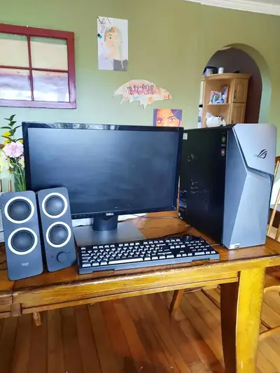 Asus Intel Core i5-9400f. Comes with tower, monitor, keyboard, speakers and all power cords.
