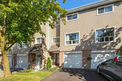 FULL 3 BEDROOM RECENTLY RENOVATED TOWNHOUSE RENTAL IN BRAMPTON This is Entire house includes basemen...