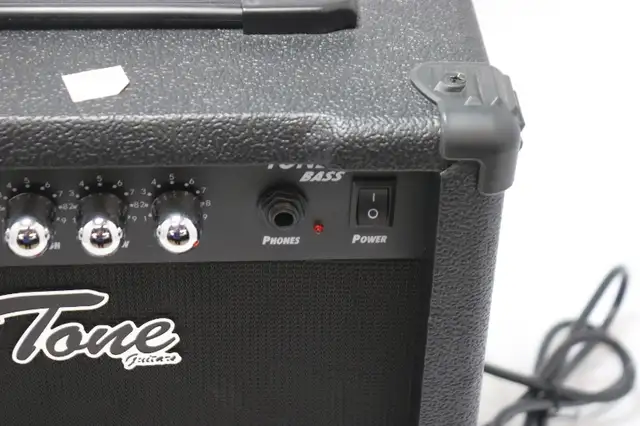 TONE B15 - 15 WATTS BASS AMPLIFIER (#4658) in Amps & Pedals in City of Halifax - Image 5
