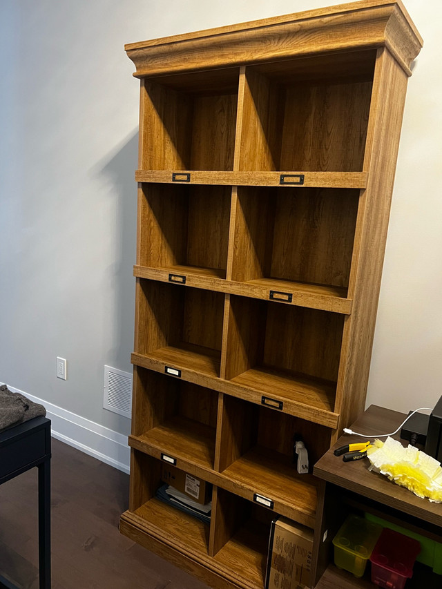 Bookshelf in Bookcases & Shelving Units in Markham / York Region - Image 2