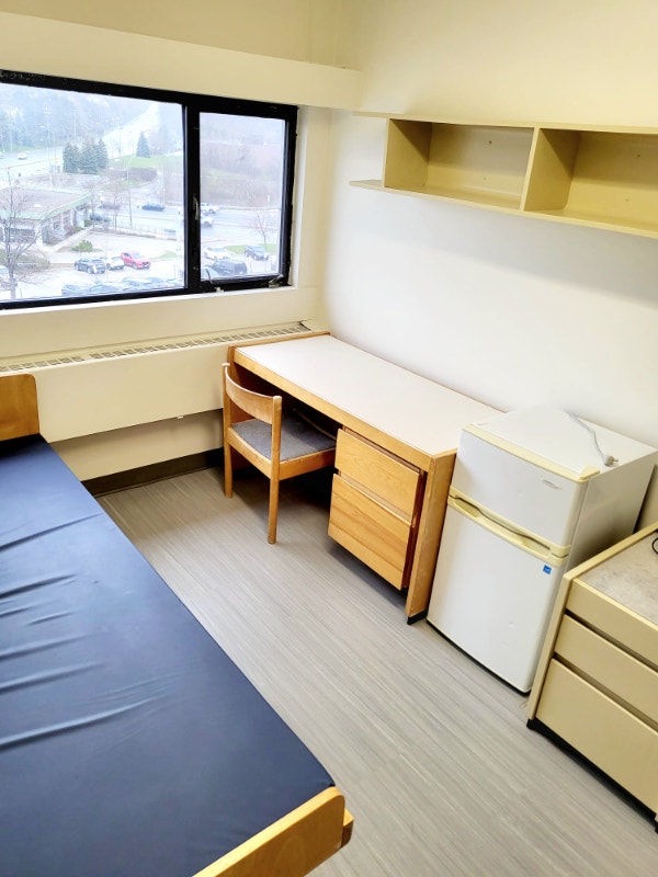 Rent Private Single Room For June, July Gym & Laundry on Site Room