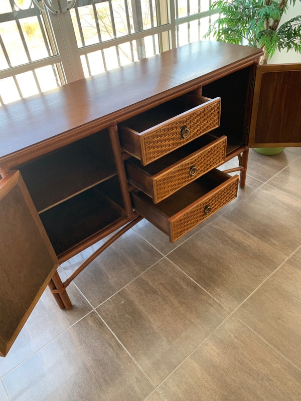 BUFFET / RANGEMENT en rotin et bois exotique Buffets et vaisseliers