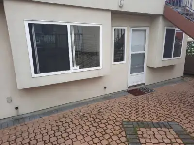 Nice and clean 2 bedroom, one bath ground level suite in South East Vancouver. Close to all amenitie...