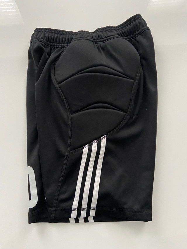 Adidas Goalie Soccer Shorts size Youth Large in Soccer in Mississauga / Peel Region - Image 2