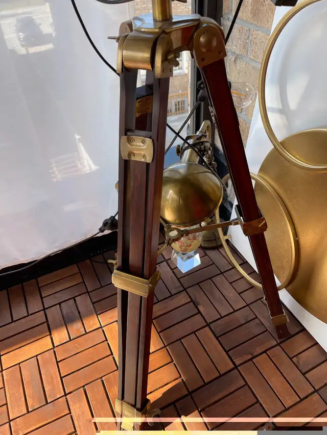 accent Brass Floor lamps in Indoor Lighting & Fans in Markham / York Region - Image 5