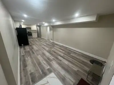 4 bedroom basement with 2 washroom ,sharing kitchen !!!new!!!