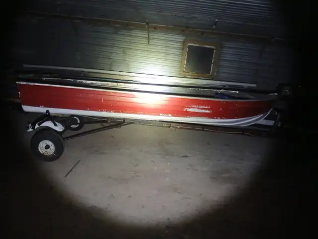 aluminum 14' boat with trailer in Other in London - Image 2