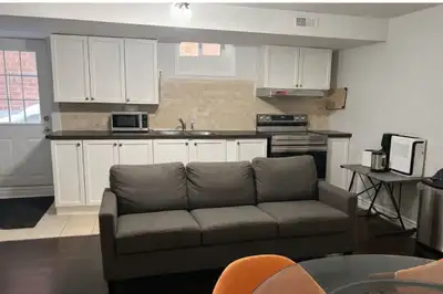 One bedroom Walkout Basement available in Markham Nine feet ceiling in bedroom two big windows in be...