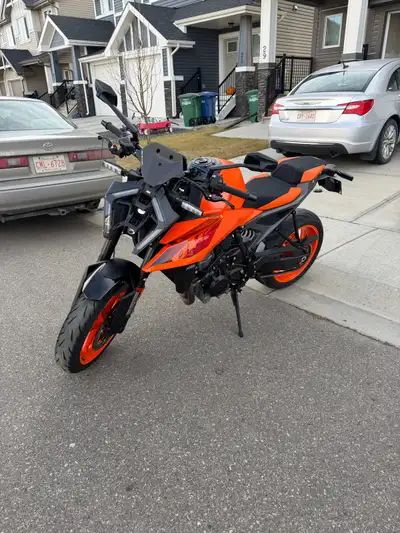 2024 KTM 990 Duke Very well taken care of. First oil change at 1000km, July 2024 Second oil change a...