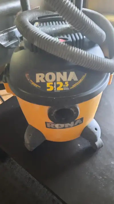 A vendre aspirateur rona model rwv5025 wet/dry. M3000 dispenser., View more