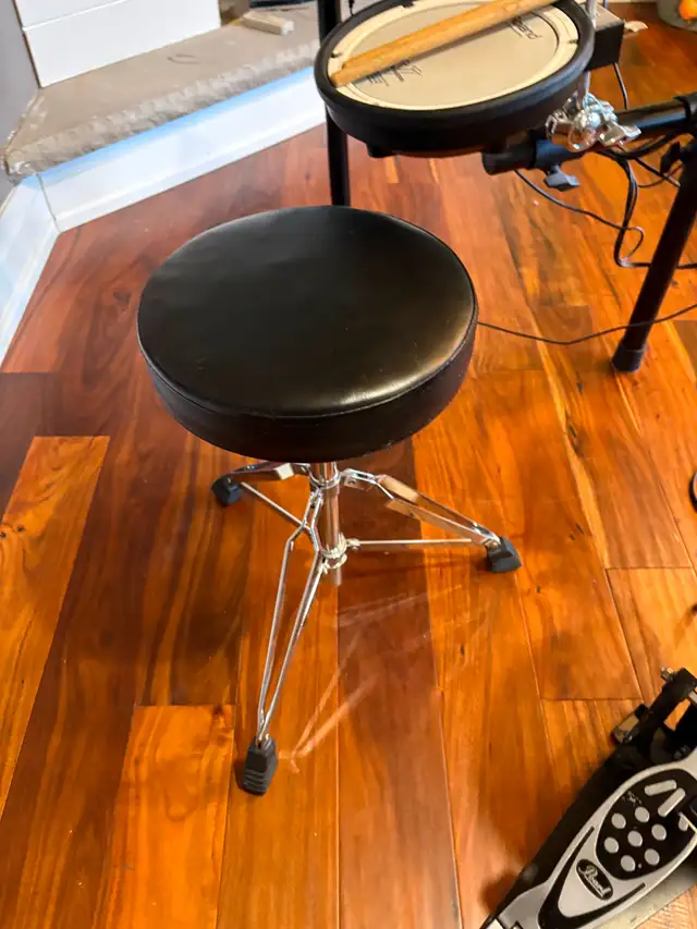 Roland TD-9S V-Tour Series Drum Kit Plus Pearl Single Drum Pedal in Drums & Percussion in Mississauga / Peel Region - Image 8