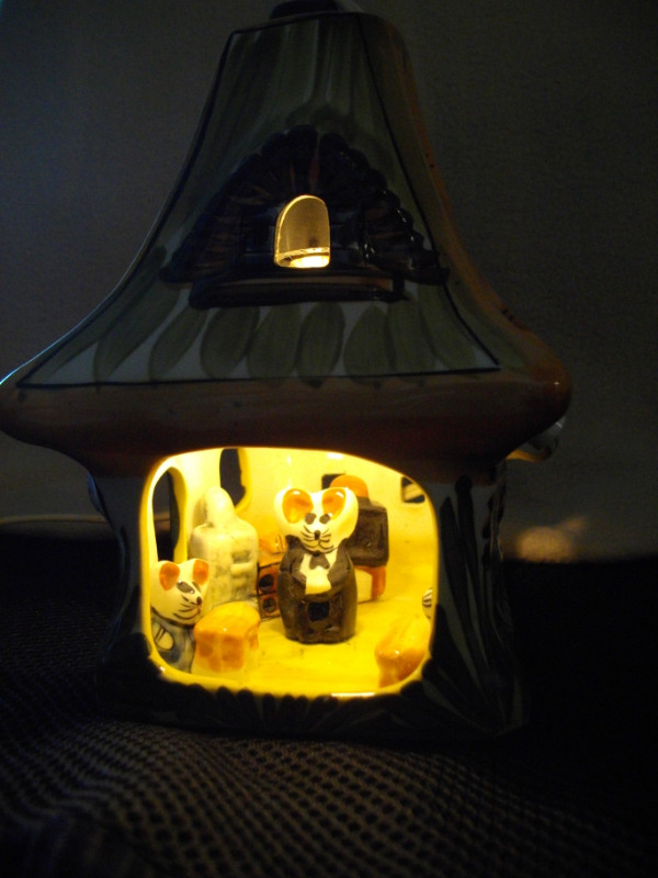 Mouse School Night light in Home Décor & Accents in Grande Prairie - Image 3