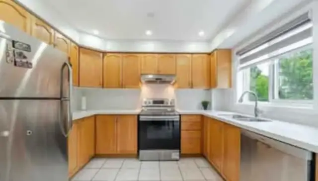 Private Rooms for rental near squareone Mississauga in Room Rentals & Roommates in Mississauga / Peel Region - Image 4