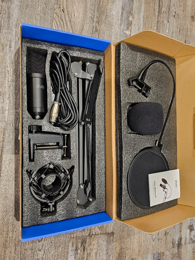 Condenser studio/podcast microphone  in Pro Audio & Recording Equipment in Oshawa / Durham Region