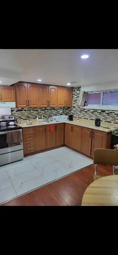 Hi I have basement room avaliable for rent in scarborough at midland and Lawrence,all bills included...