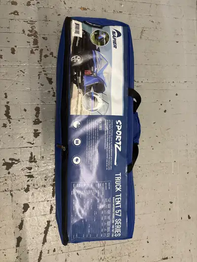 Spalding golf club set, includes #1  Drivers, #3,5,6,7 & putter. Includes Mizuno protective bag. Go...