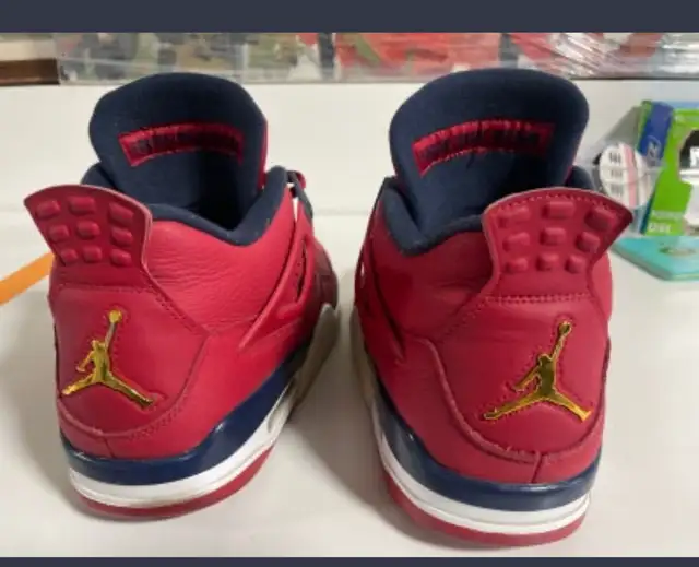 Air Jordan 4 in Men's Shoes in Mississauga / Peel Region - Image 3