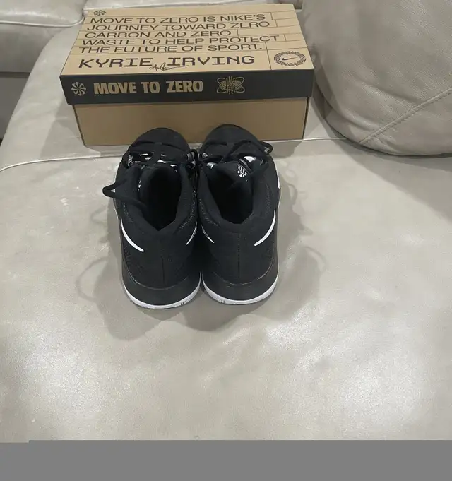 Mens Kyrie Flytrap VI EP Black, White and Grey in Men's Shoes in St. Catharines - Image 8