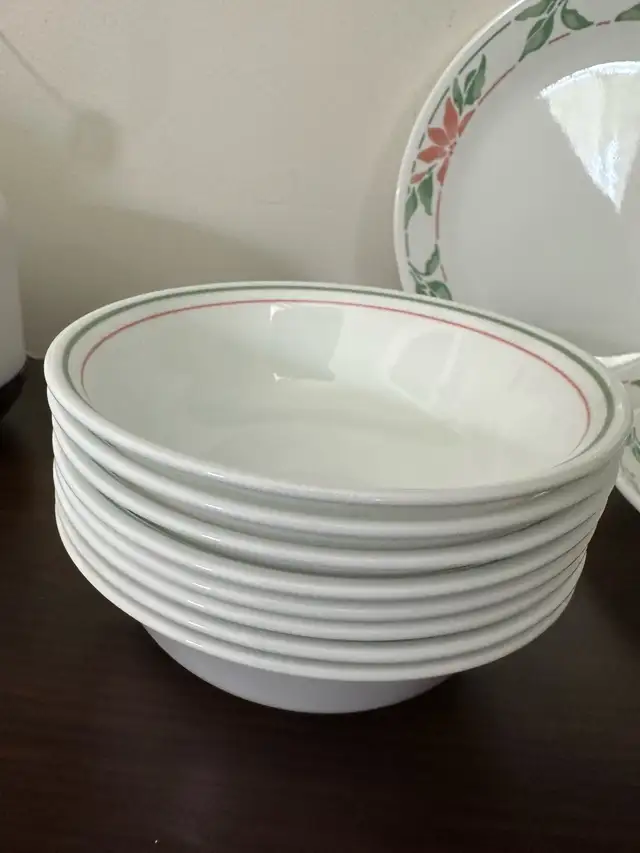 Corelle New Dishes in Kitchen & Dining Wares in City of Toronto - Image 3