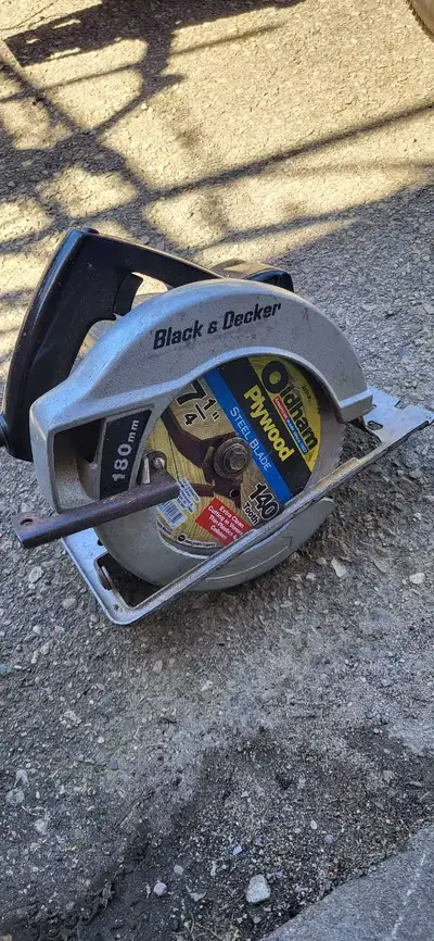 Skill Saw Black&Decker, View more