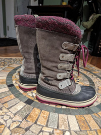 SOREL Joan of Arctic boot Size8