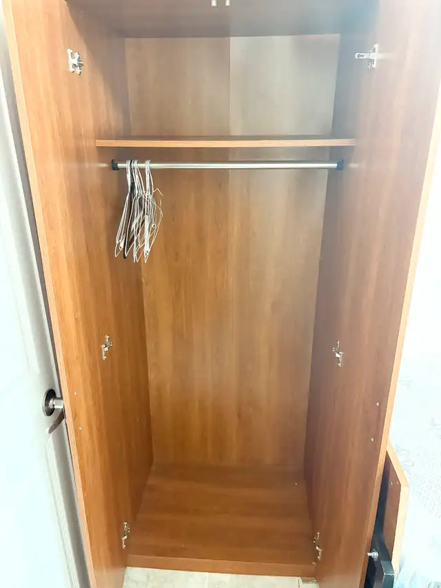 Furnished, Basement Room with Private Fridge available63849108136579124