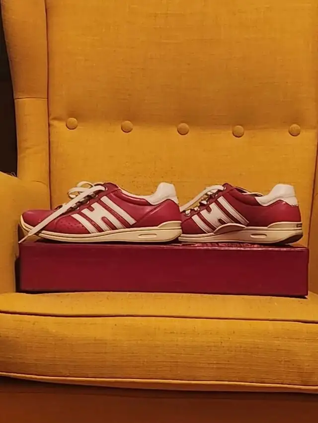 Ecco women's sneakers in Women's - Shoes in City of Toronto - Image 2