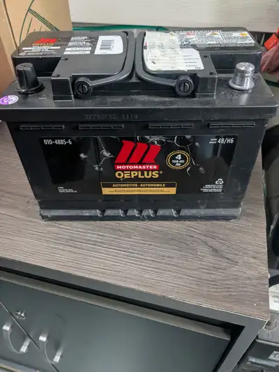 batterie Moto master acheter chez canadien tire , une valeur de 259$plus tax chez canadien tire