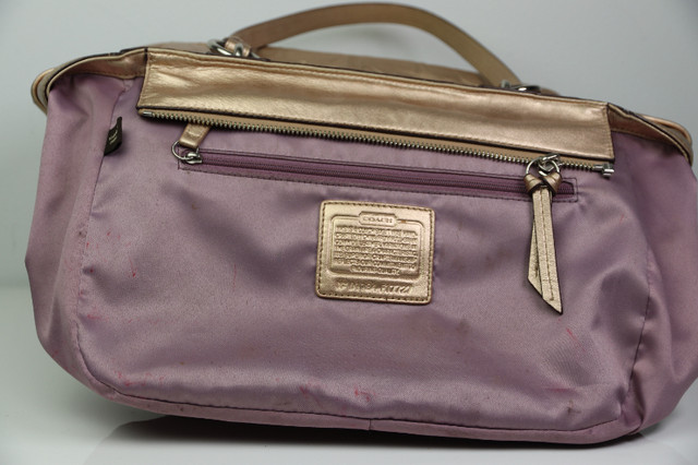 Coach embossed metallic gold handbag in Women's - Bags & Wallets in Gatineau - Image 4