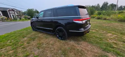 Hi I'm selling our beautiful Lincoln Navigator for serious inquiries only. We are selling it for 93,...